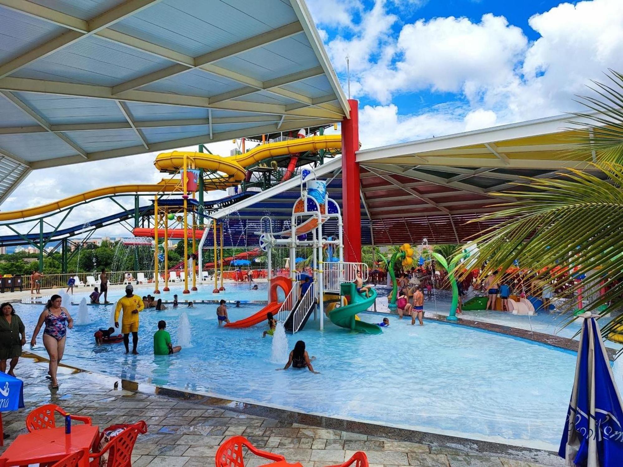 Piazza Diroma Com Acesso Ao Acqua Park Em Caldas Novas Exterior foto